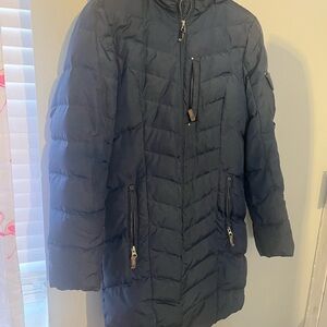 Eddie Bauer Women's Navy Puffer Coat S